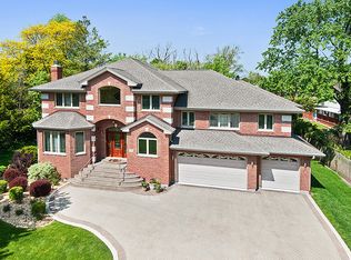 516 Huber Ln, Glenview, IL 60025