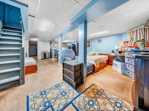 30-77 42nd Street image 25 of 27