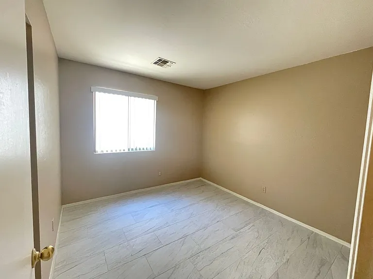 5910 S 32nd Ave — Photo 16
