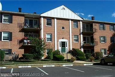 1st image of 3961 Lyndhurst Dr APT 302
