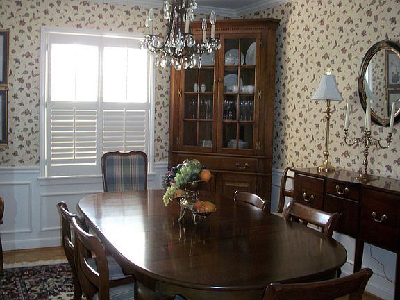 4th image of 206 Edgemont Dr
