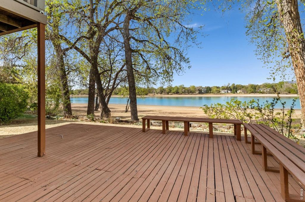 707 Sandpiper Pt