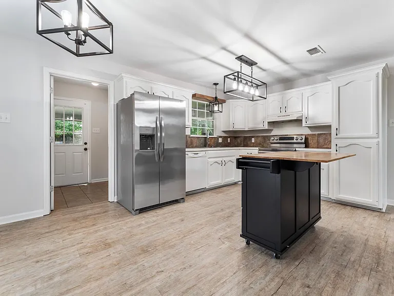 14223 Parkview Dr — Photo 4
