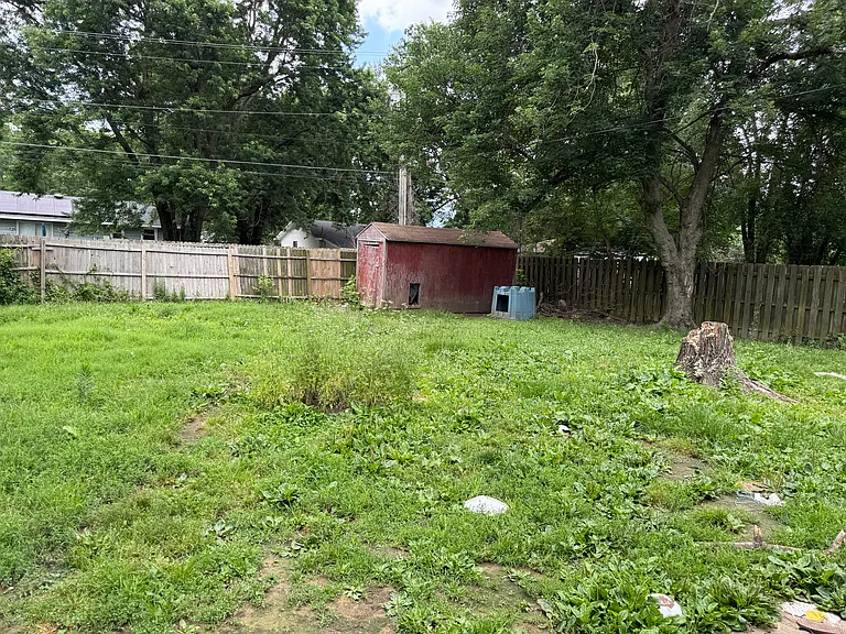 908 S East St — Photo 7