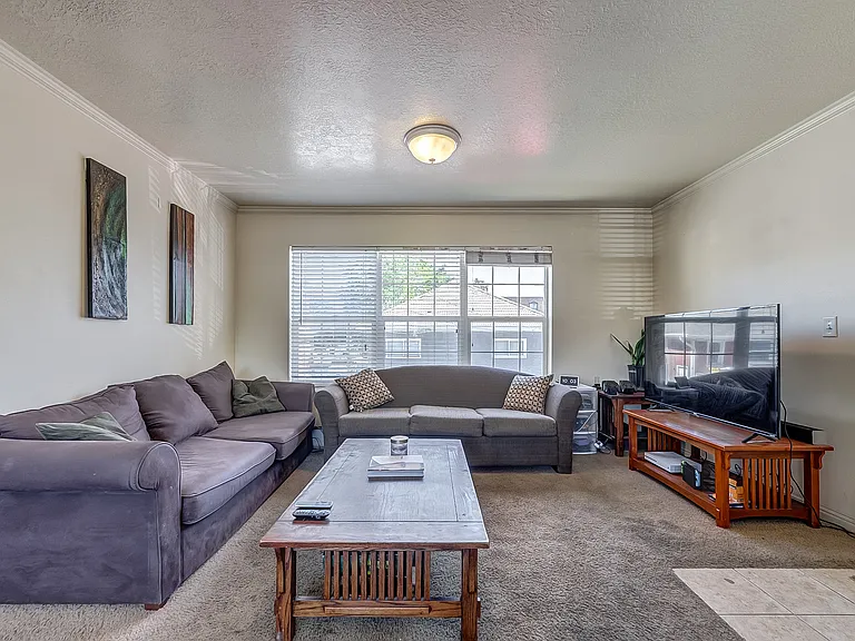 466 N 400 E #203 — Photo 2