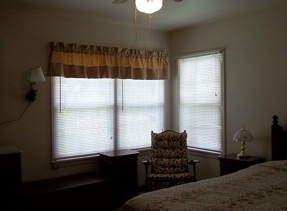 2nd image of 713 Mire St