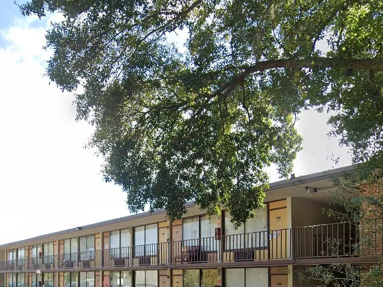 7900 S Orange Blossom Trl — Photo 2
