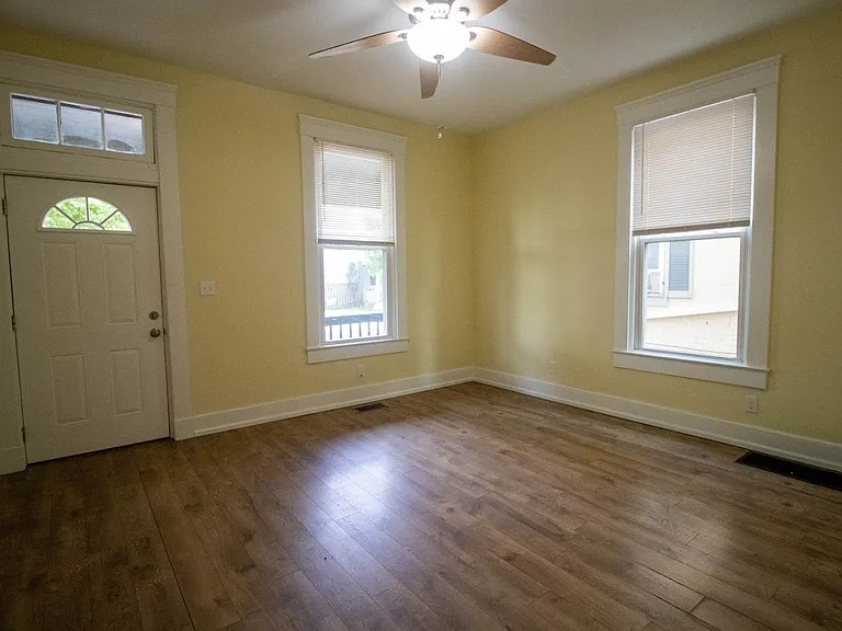 4123 Lakeman St — Photo 2