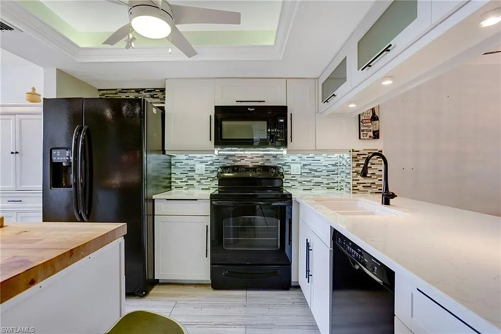 2 bed, 2.0 bath, 1267 sqft, $2,300 — Photo 2