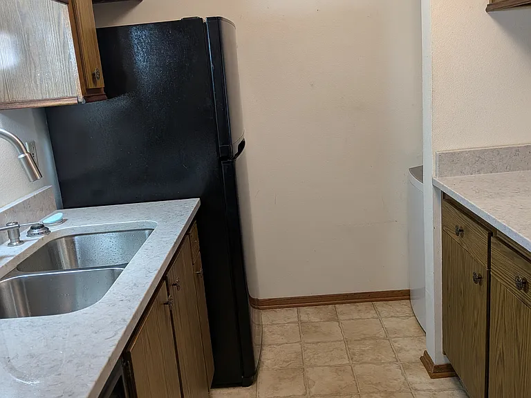 Another view of the kitchen showing the opposite side