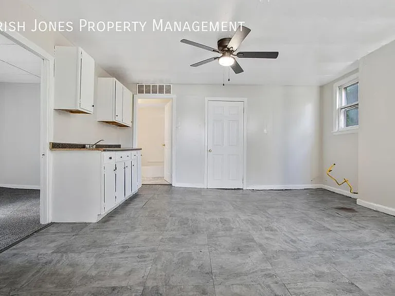 935 Niagara St #4 — Photo 4