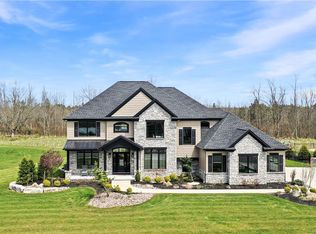 5373 Glenview Dr, Clarence Center, NY 14032