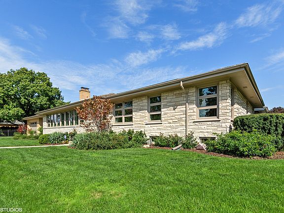 2nd image of 5929 N Louise Ave