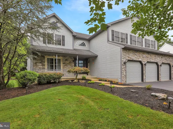 4189 Hill Terrace Dr, Sinking Spring, PA 19608