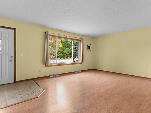 5th image of 1158 Valley View Rd