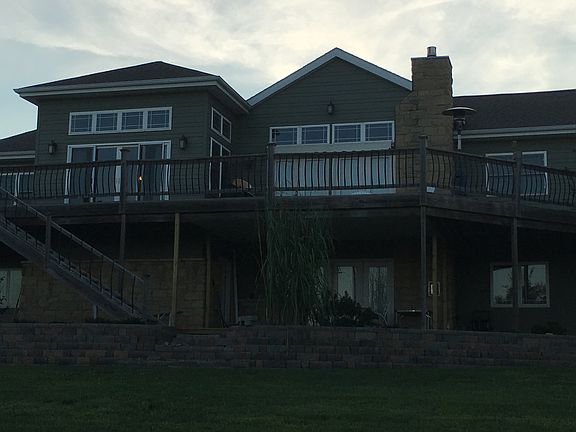 Outdoor:  Back/Deck
