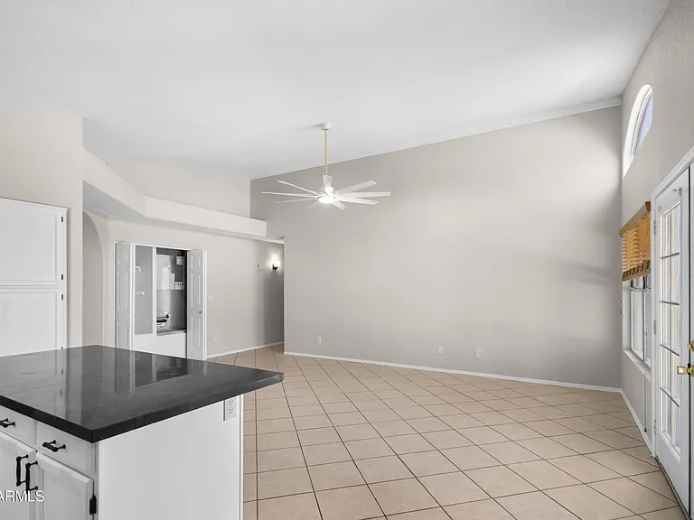 1214 E Beverly Ln — Photo 12
