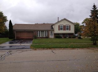 4675 Zeppelin Dr, Hanover Park, IL