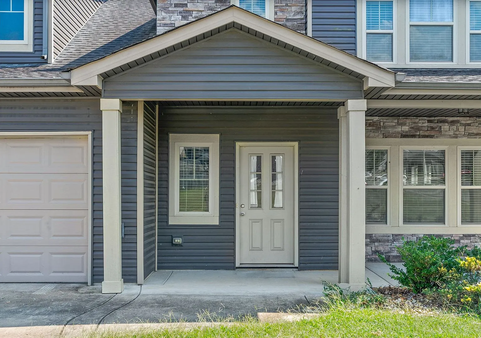 1188 Eagles Bluff — Photo 2