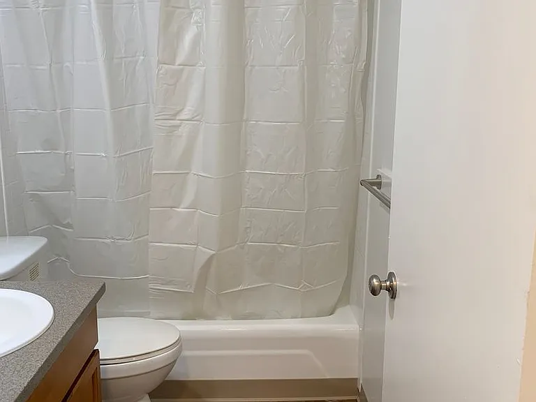 Shannon South Apartments — Photo 25