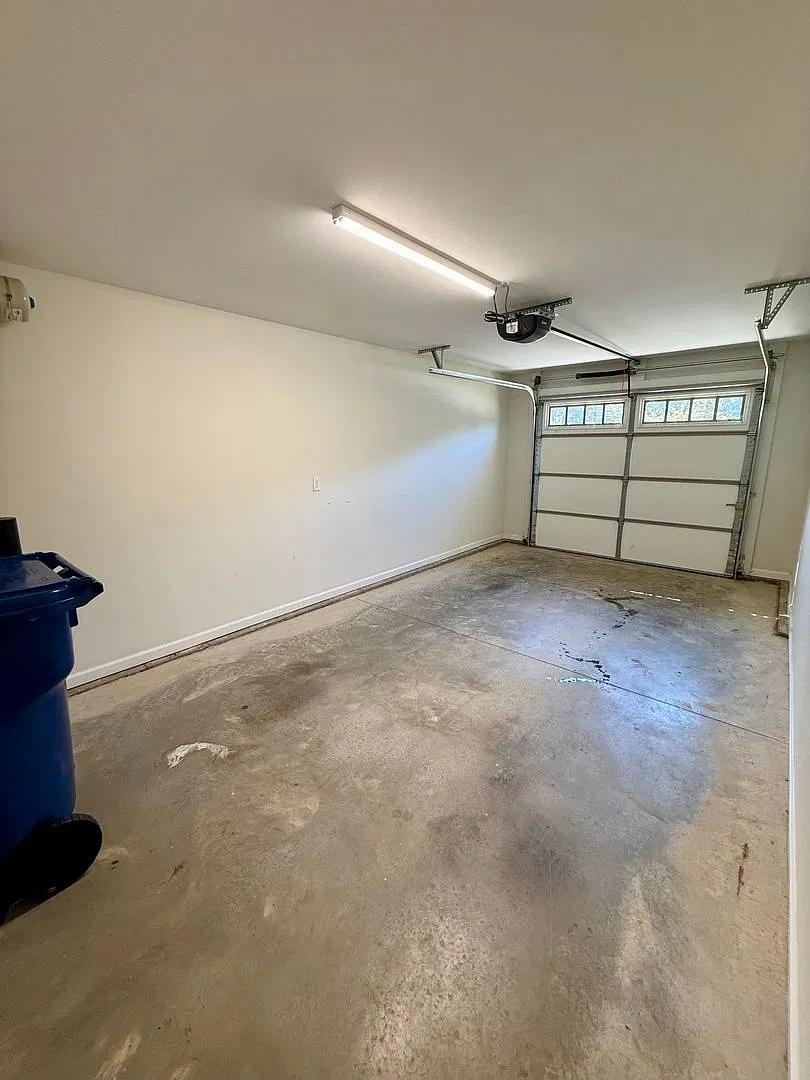 2 bed, 2.0 bath, 1179 sqft, $2,000 — Photo 3