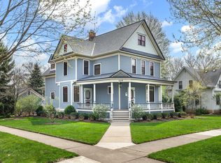 104 S Wright St, Naperville, IL 60540