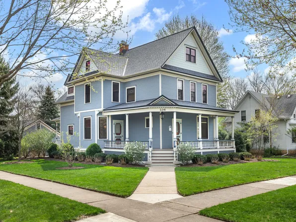 104 S Wright St, Naperville, IL 60540