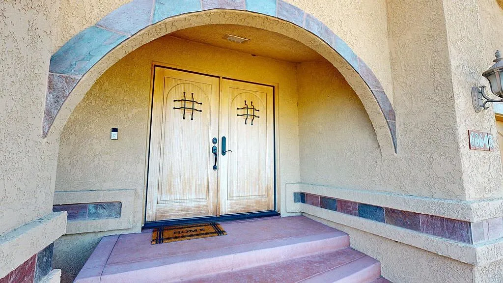 4 bed, 2.5 bath, 2641 sqft, $4,000 — Photo 2