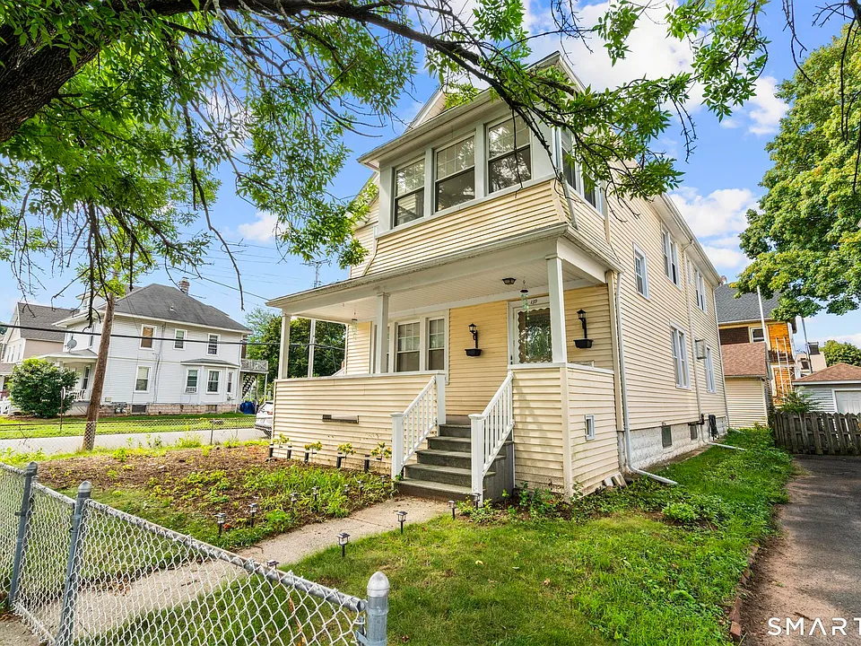 139 Richards St