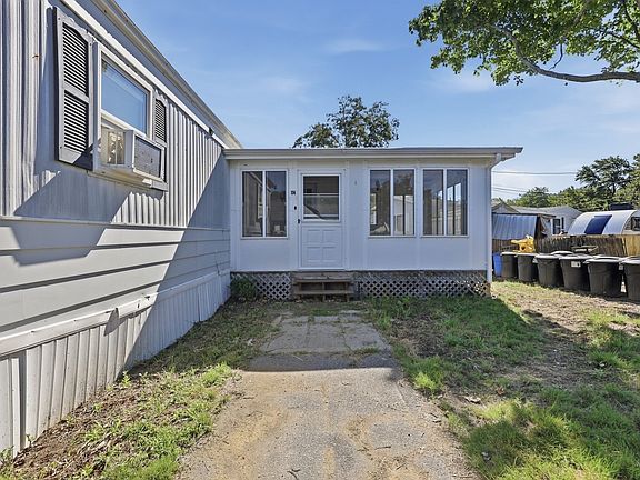 4th image of 194 Lafayette Rd Trailer 1N