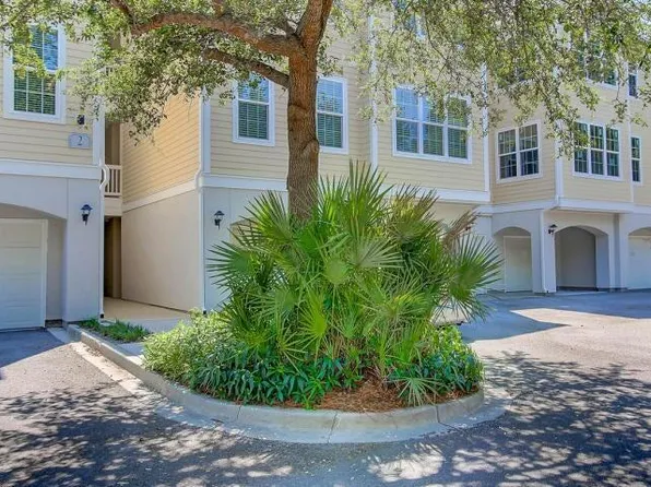 60 Fenwick Hall Aly APT 226, Johns Island, SC 29455