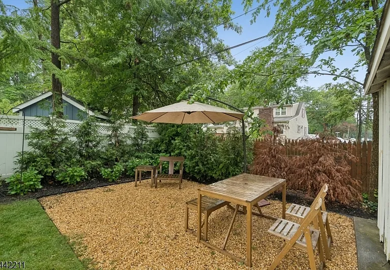 24 Iris Rd — Photo 29
