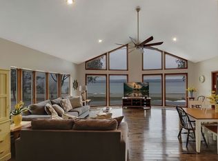 4014 Lakeshore Rd, Boyne City, MI 49712