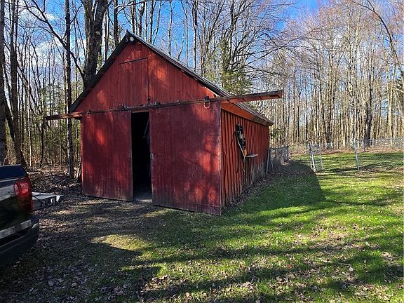 4th image of 909 County Road 5