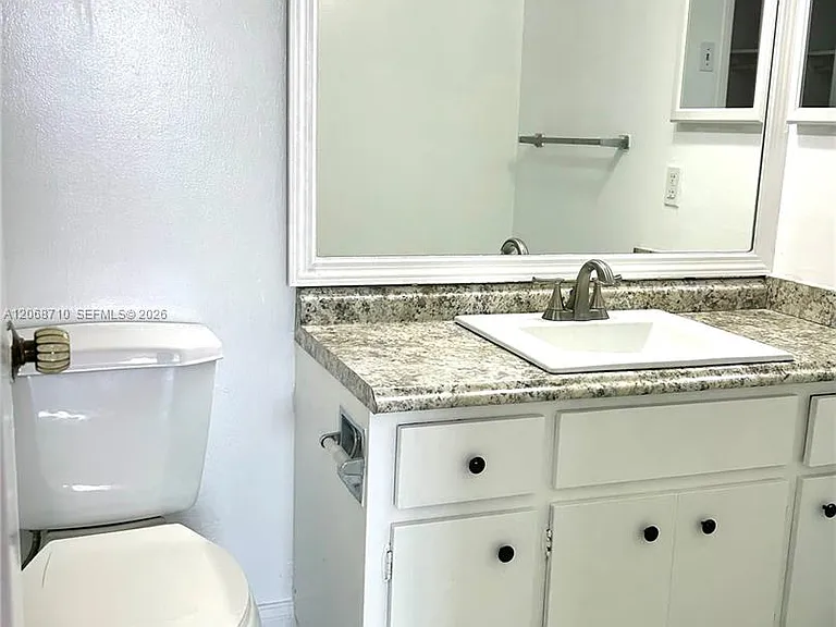 4400 Hillcrest Dr #408B — Photo 4