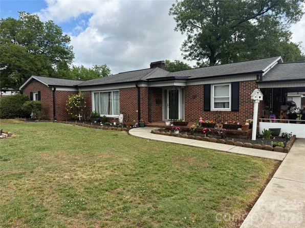 191 State Highway 16 S, Taylorsville, NC 28681