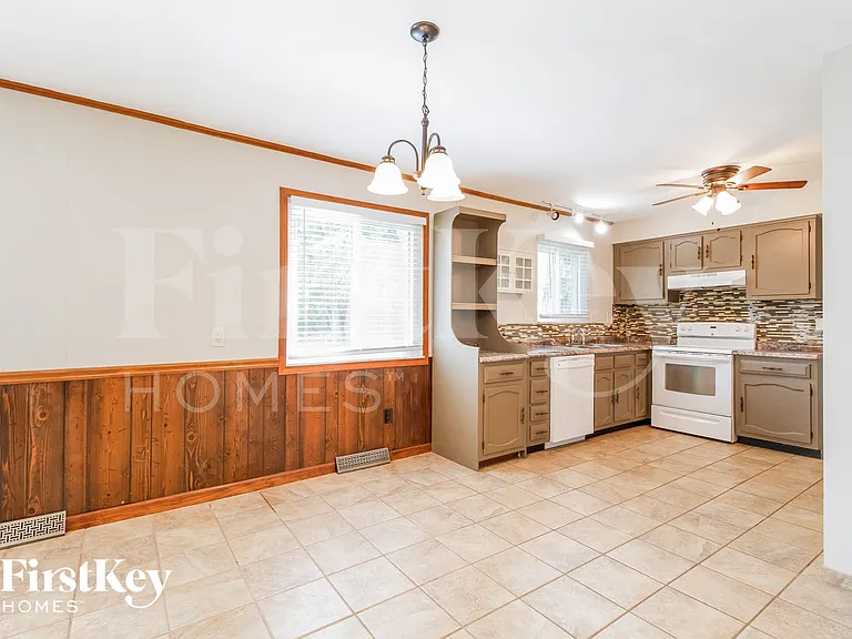 7073 Bridges Rd — Photo 6