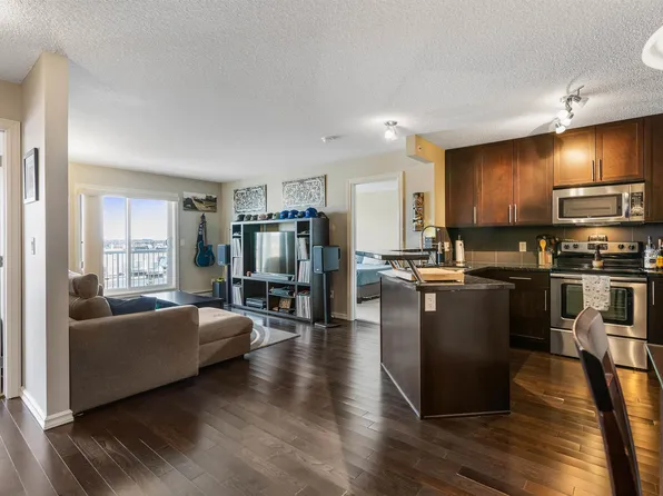 2204 44th Ave NW #403, Edmonton, AB T6T 0G5