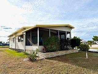 5th image of 7919 Buena Vista Dr N