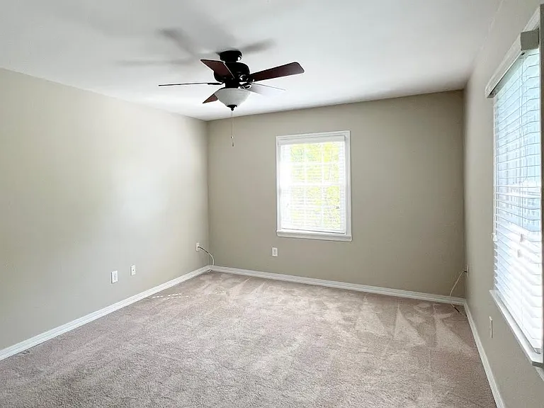 20301 Shelburne Rd #8B — Photo 9