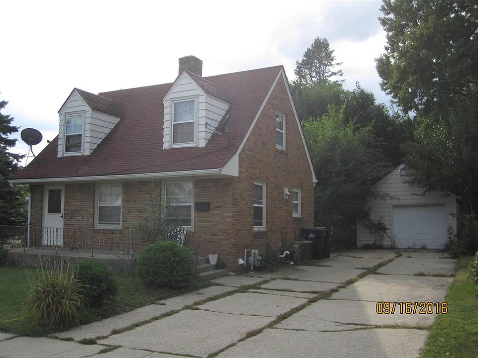 2nd image of 1656 Royce Ave