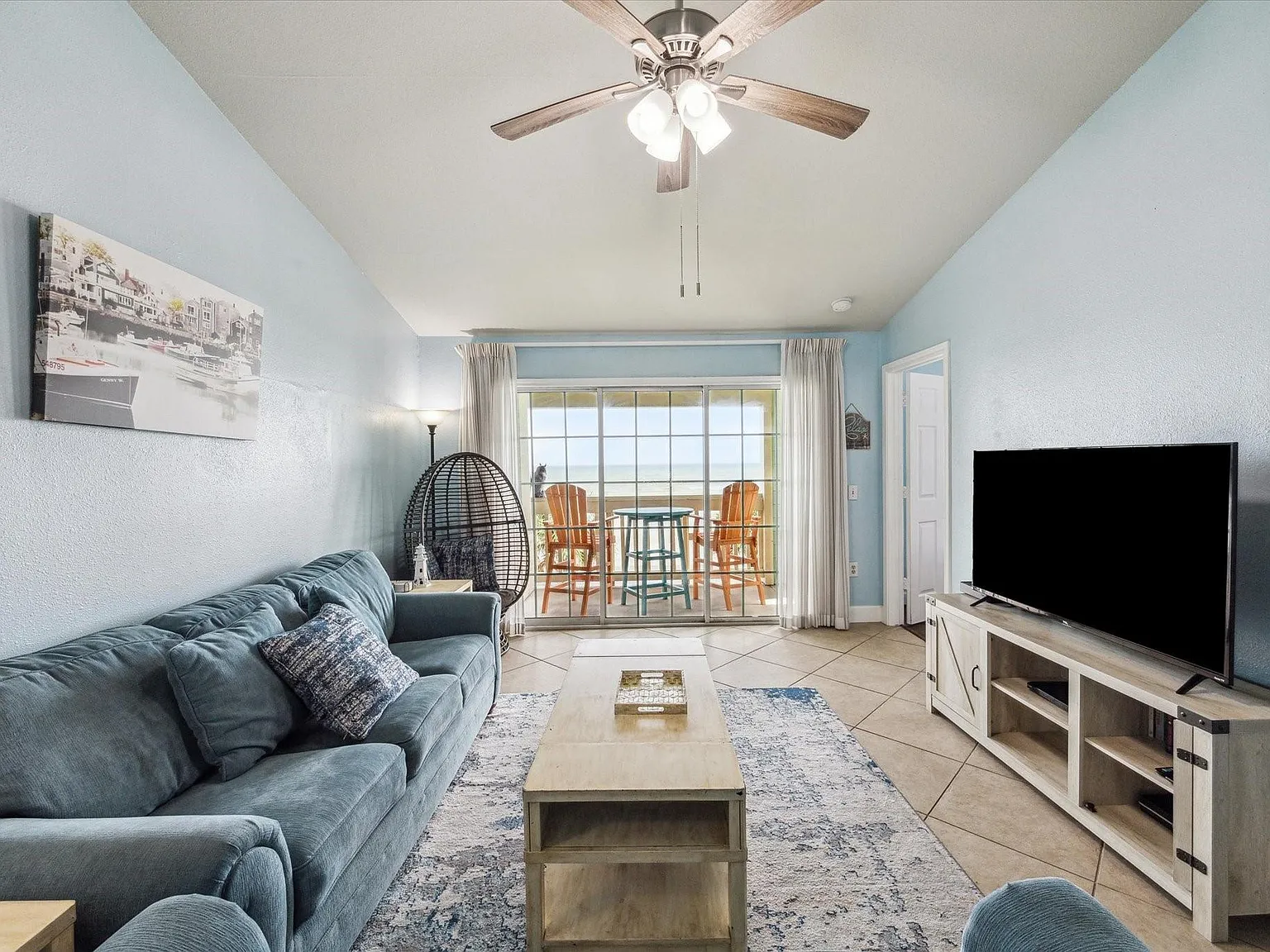 2 bed, 2.0 bath, 1116 sqft, $2,300 — Photo 2