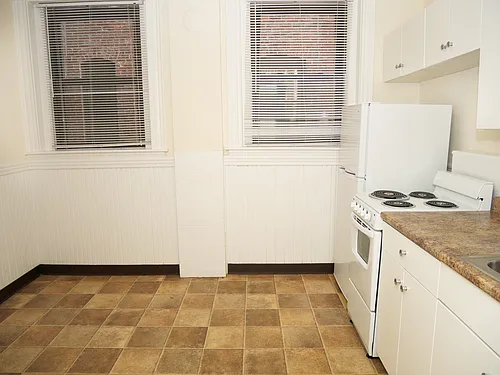 1382 Beacon St #12 Photo 1