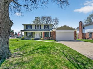 35419 Curtis Rd, Livonia, MI 48152