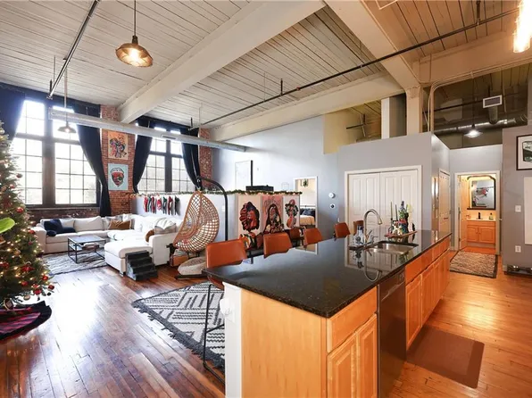 685 Social St APT 203, Woonsocket, RI 02895