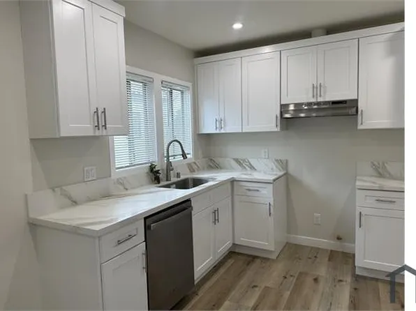 2616 1/4 Halldale Ave, Los Angeles, CA 90018