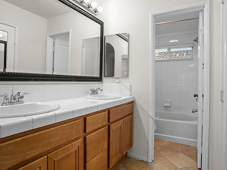 644 Hatfield Dr — Photo 23