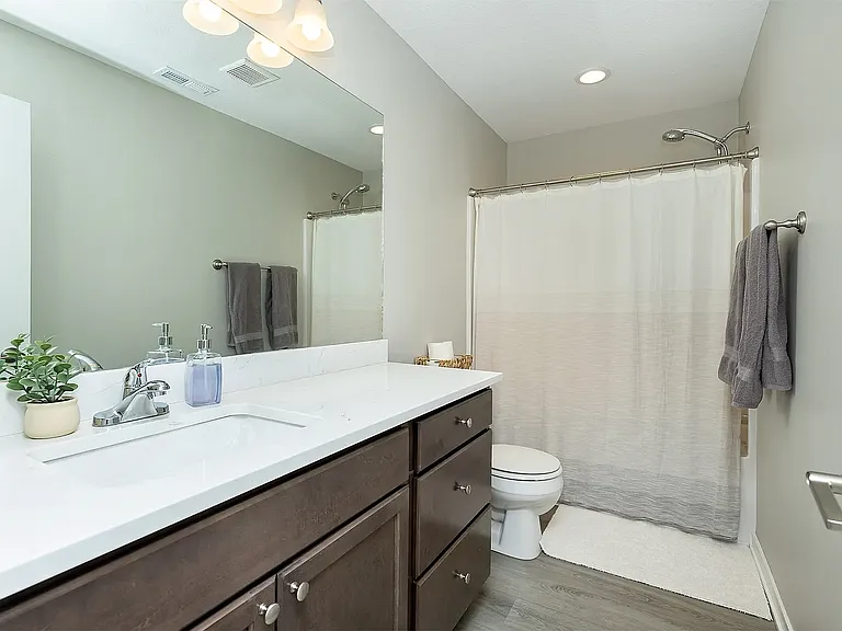 220 Amberwood Dr — Photo 17