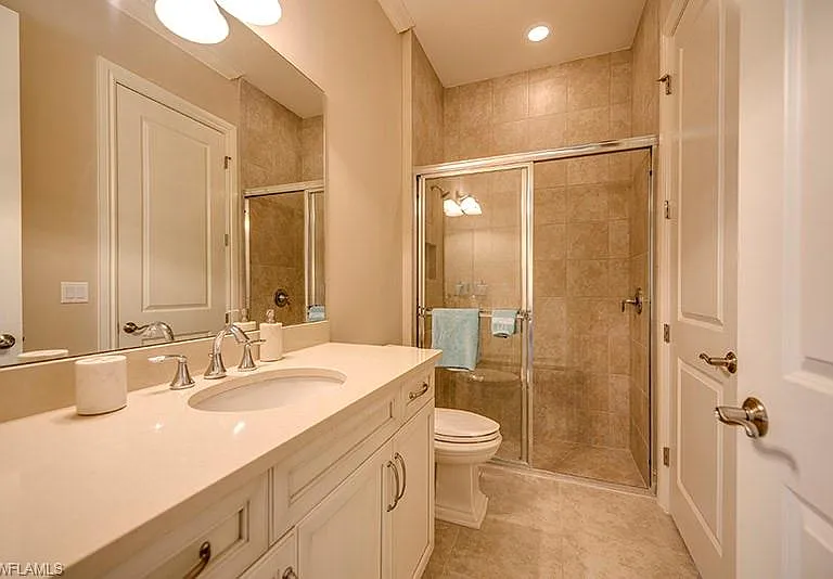 6564 Roma Way — Photo 17