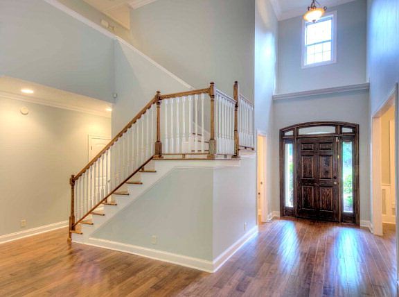 4th image of 270 Village Dr